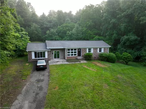 311 Blue Hollow Rd, Mount Airy, NC 27030