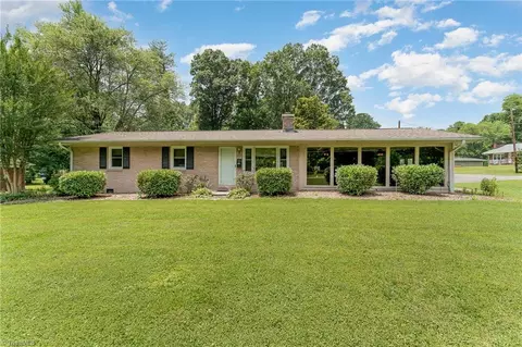 1819 Madison Ave, Mount Airy, NC 27030