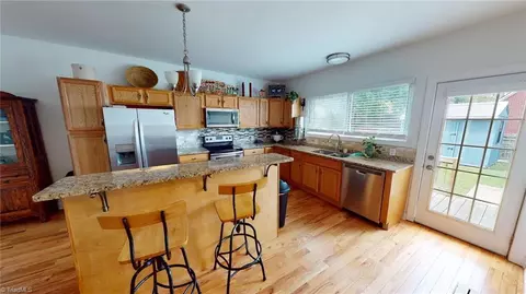 1001 Mitchell St, Mount Airy, NC 27030 photo 7