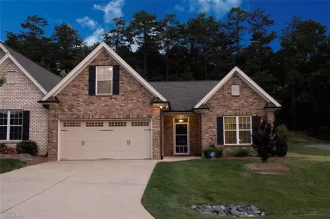 6149 Sunny Brook Dr, Clemmons, NC 27012