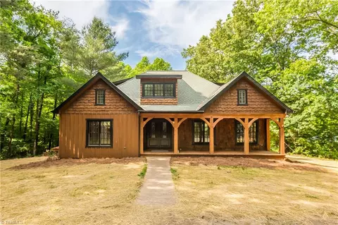 6441 Two Turtle Ln, East Bend, NC 27018