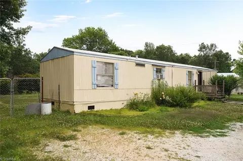 4619 Nc Highway 268, Pilot Mountain, NC 27041