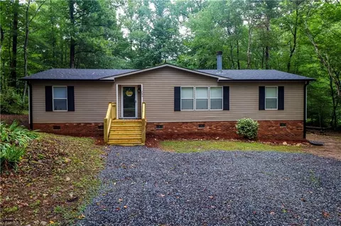 245 Hutchinson Rd, Stoneville, NC 27048
