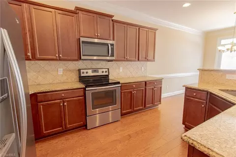 3514 Pebblestone Ln, High Point, NC 27265 photo 4
