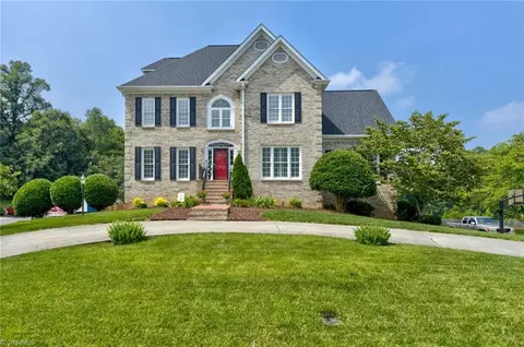 1905 Dunmore Ln, Clemmons, NC 27012