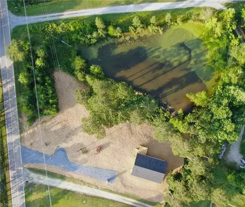 4688 Edge Farm Ln, Trinity, NC 27370 photo 8