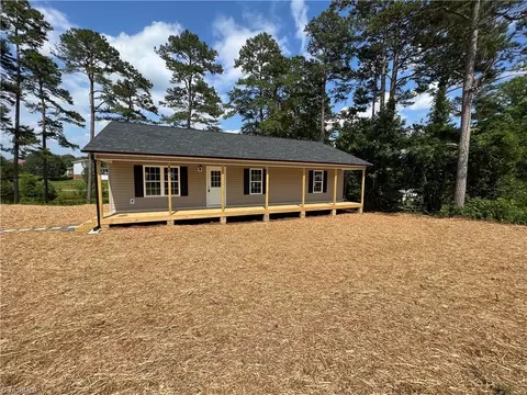 4688 Edge Farm Ln, Trinity, NC 27370 photo 2