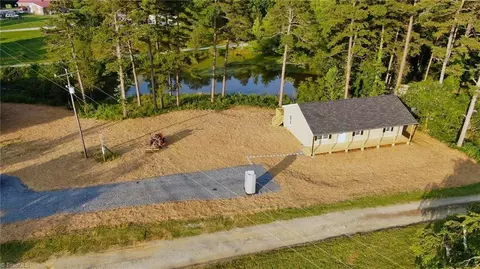 4688 Edge Farm Ln, Trinity, NC 27370 photo 9