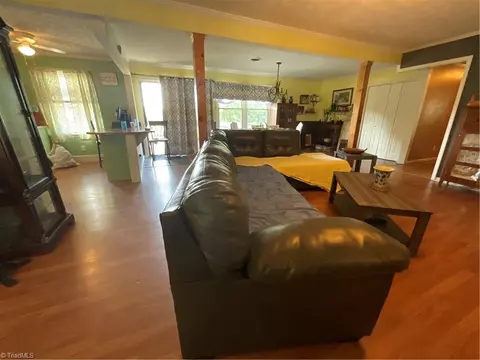 427 Blessing Dr, Dobson, NC 27017 photo 5