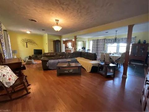 427 Blessing Dr, Dobson, NC 27017 photo 3