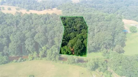 900 Vass Mill Rd, Laurel Fork, VA 24352 photo 2