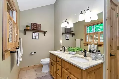 302 Doe Run, Purlear, NC 28665 photo 18