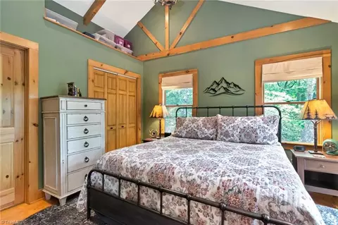302 Doe Run, Purlear, NC 28665 photo 14