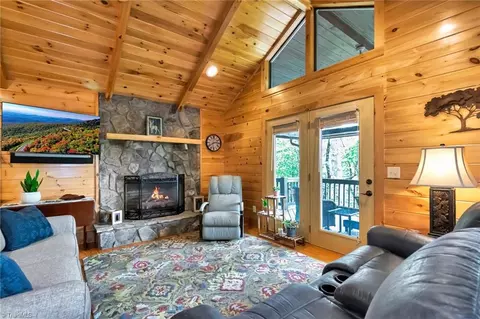 302 Doe Run, Purlear, NC 28665 photo 5