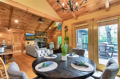 302 Doe Run, Purlear, NC 28665 photo 9