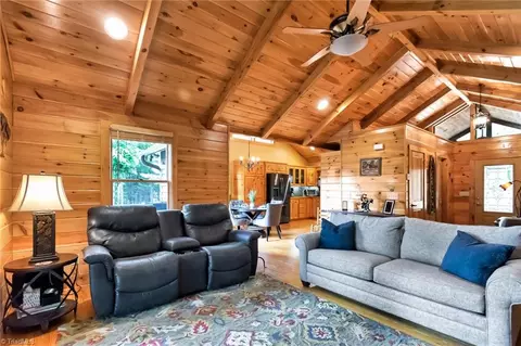 302 Doe Run, Purlear, NC 28665 photo 7