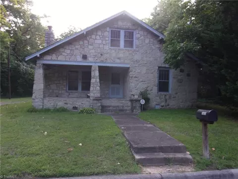 1605 Tucker St, Greensboro, NC 27405