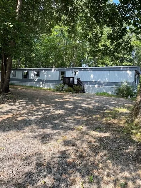 2945 Sanford Dr, Yadkinville, NC 27055