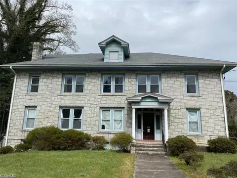 113 Gilmer St S, Mount Airy, NC 27030