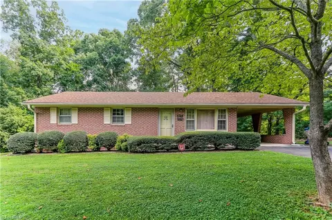 303 Maple St, Jonesville, NC 28642