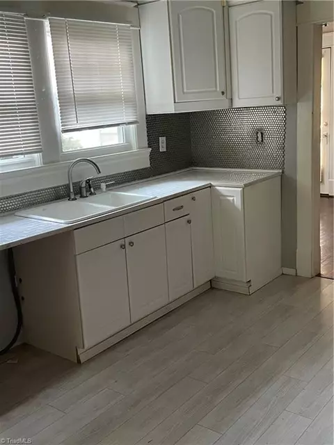 1202 Madison St, High Point, NC 27262 photo 5