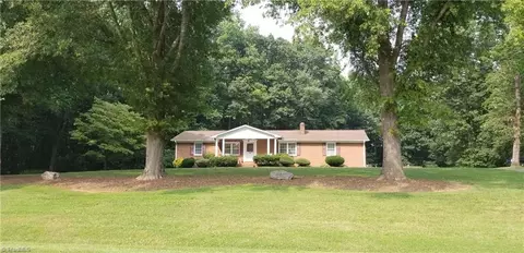 450 Pine Ridge Rd, Mount Airy, NC 27030