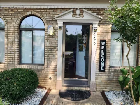 925 Belmont Dr, High Point, NC 27263