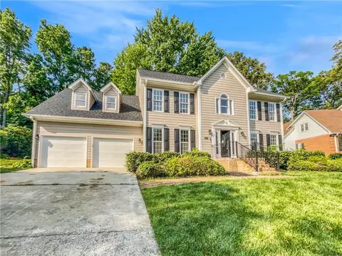 1606 Deercroft Ct, Greensboro, NC 27407