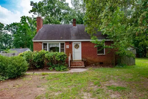 205 Crestwood Cir, High Point, NC 27260