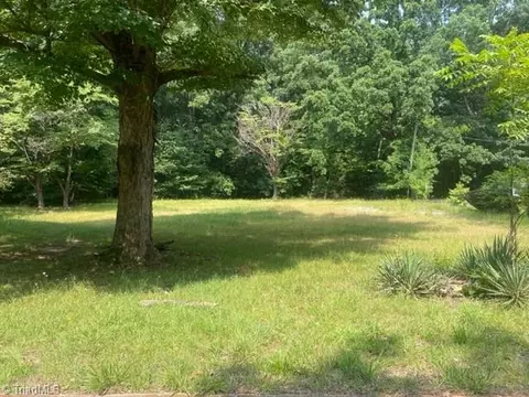 403 Moore Dr, Lexington, NC 27292