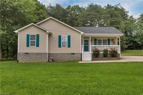 1207 Pennywood Dr, High Point, NC 27265