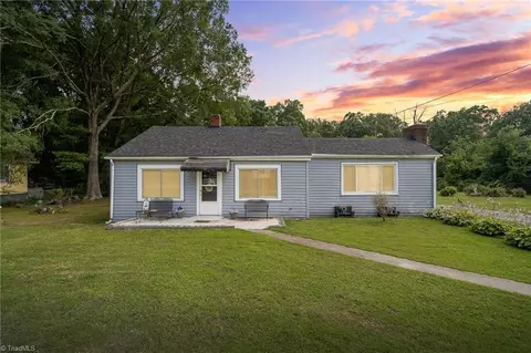 514 Roosevelt Ave, Thomasville, NC 27360