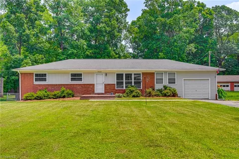3622 Fairlane St, High Point, NC 27265