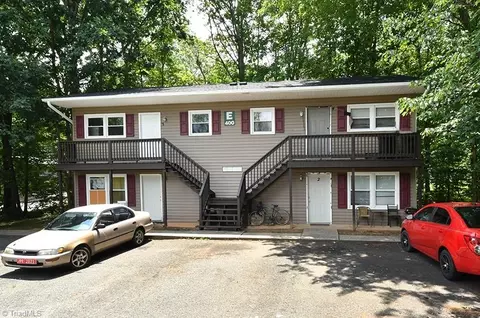 700 College Place Ave, Dobson, NC 27017
