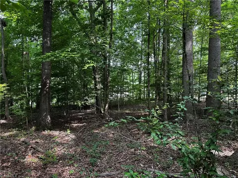 1116 Tangle Ln, High Point, NC 27265