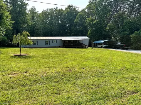201 Northridge Dr, Hays, NC 28635