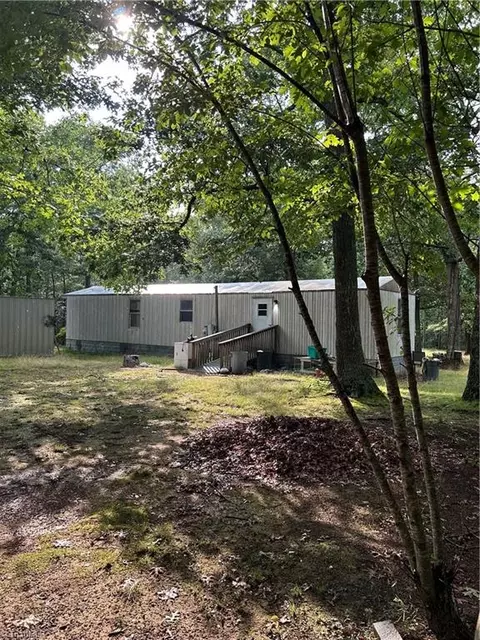 3677 Nc Highway 109, Denton, NC 27239