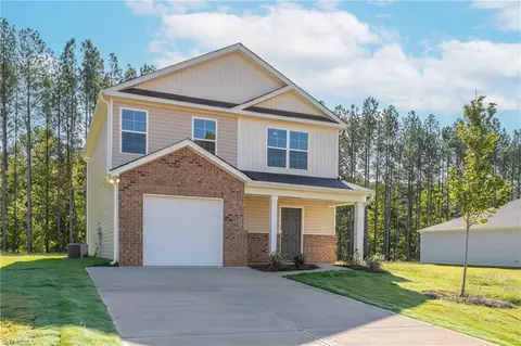 136 Stone River Way, Mayodan, NC 27207