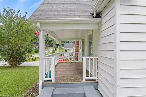 604 Hedrick Ave, High Point, NC 27262 photo 5