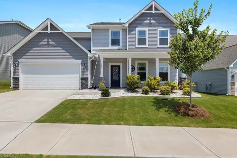 333 Town Park Dr, Bermuda Run, NC 27006