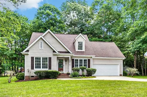 3182 Hunter Ct, Asheboro, NC 27205