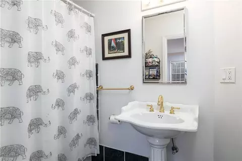 304 Shadow Valley Rd, High Point, NC 27262 photo 32