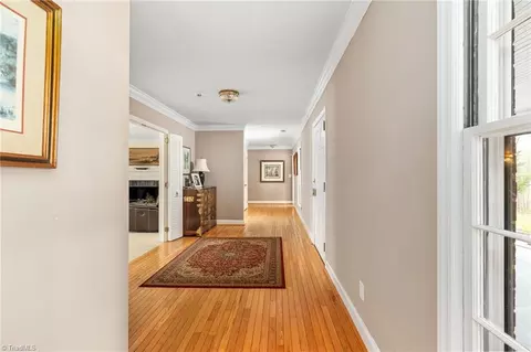 304 Shadow Valley Rd, High Point, NC 27262 photo 8