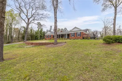304 Shadow Valley Rd, High Point, NC 27262 photo 3