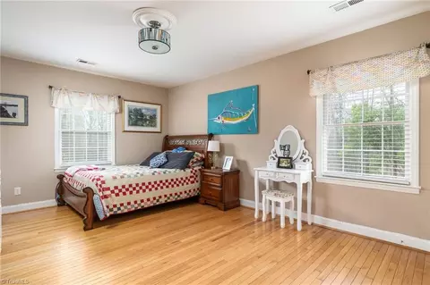304 Shadow Valley Rd, High Point, NC 27262 photo 27