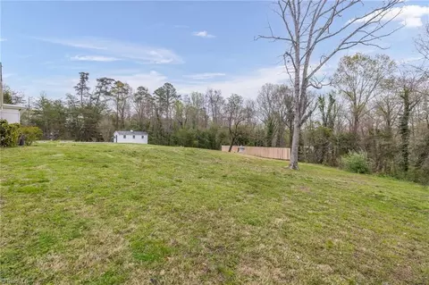 304 Shadow Valley Rd, High Point, NC 27262 photo 38