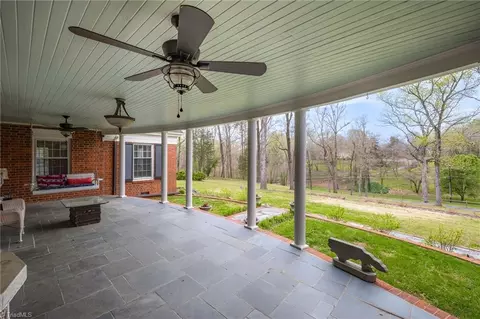 304 Shadow Valley Rd, High Point, NC 27262 photo 6