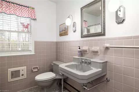 304 Shadow Valley Rd, High Point, NC 27262 photo 28