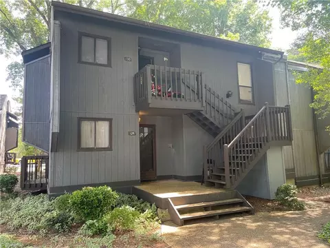 129 Cedar Cove Ln, Winston Salem, NC 27104