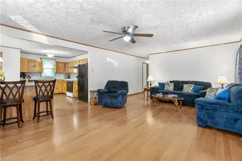 206 Elaine St, Trinity, NC 27370 photo 4